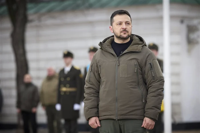 Averea-lui-Zelenski-apte-case-dou-maini--