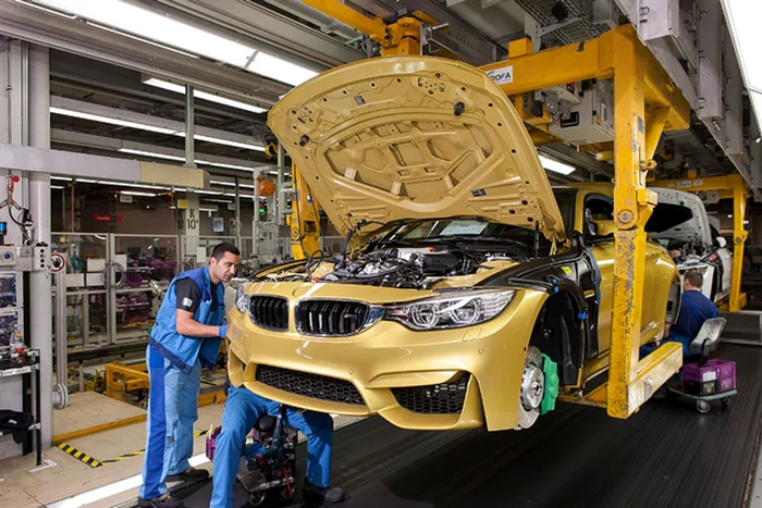 BMW-Group-i-a-fcut-fabric-n-Ungaria-dar-investete-masiv-ntr-un-centru-IT-la-Cluj-