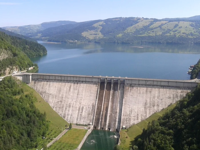 Barajul-de-la-Bicaz-verificat-n-urma-seismului-din-Neam-Ce-spun-autoritile-despre-efectele-cutremurului-