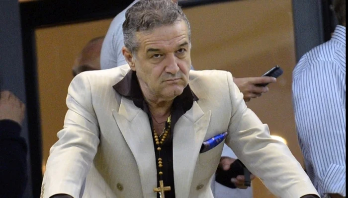 Becali-simte-cum-i-fuge-pmntul-de-sub-picioare-patronul-FCSB-asist-la-un-scenariu-de-comar-ANALIZ