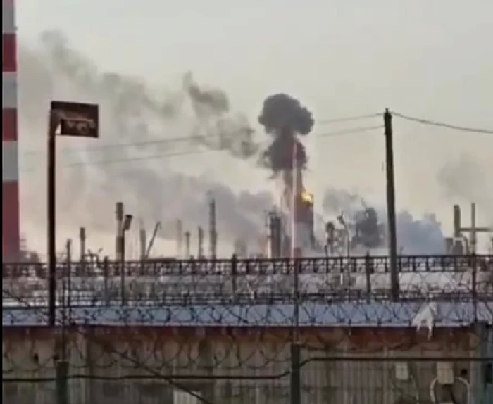 Bloomberg-Atacurile-cu-drone-din-Rusia-pun-n-dificultate-capacitatea-de-rafinare-a-petrolului