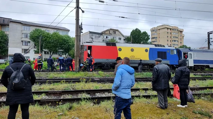 Brbat-lovit-de-trenul-Iai-Brlad-n-apropierea-grii-din-Iai-Pietonul-a-fost-prins-sub-locomotiv