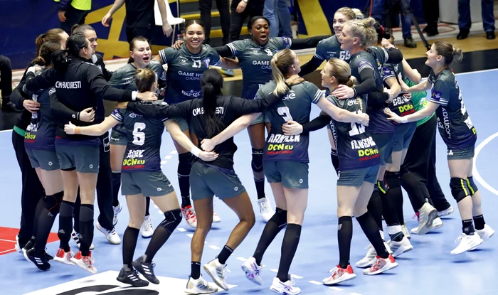 CSM-Bucureti-spre-sferturile-de-final-ale-Ligii-Campionilor-la-handbal-feminin-A-nvins-n-deplasare-echipa-sloven-Krim-Mercator-Ljubljana