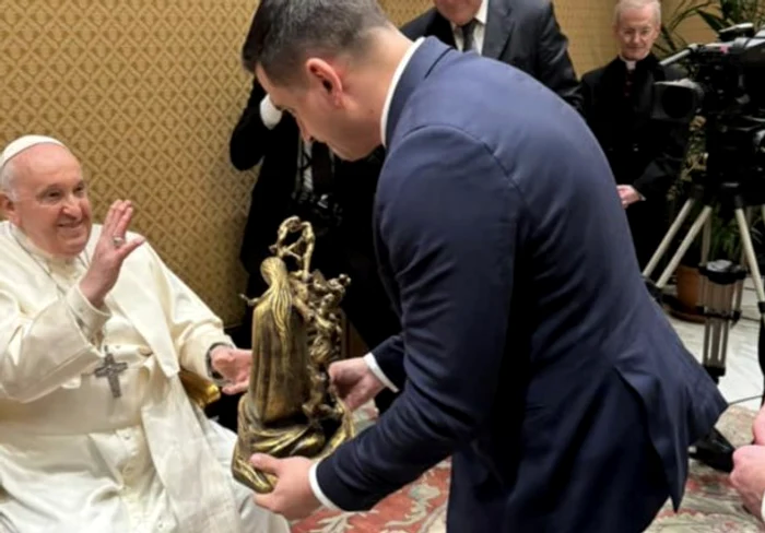 CTP-demonteaz-minciuna-lui-George-Simion-privind-audiena-privat-la-Papa-Francisc-obolanul-gol--Replica-efului-AUR