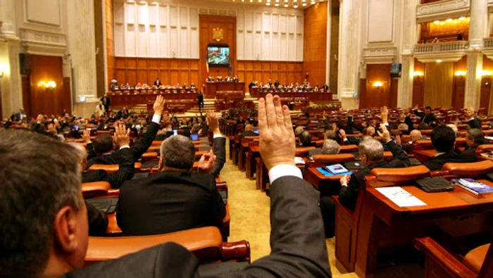 Camera-Deputailor-a-respins-cele-trei-proiecte-privind-autonomia-inutului-Secuiesc-Incident-la-PNL