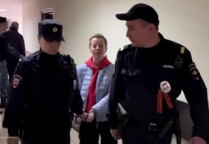 Cazul-Berkovici-sub-Putin-societatea-rus-revine-la-Domostroi-un-ghid-de-educaie-care-ncuraja-lovirea-femeilor-i-a-copiilor