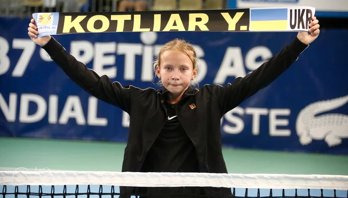 Ce-risc-Yelyzaveta-Kotliar-putoaica-ucrainean-care-a-dat-mna-cu-adversara-din-Rusia-la-Australian-Open