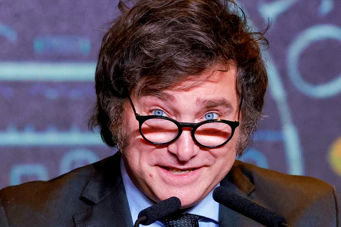 Cine-este-noul-preedinte-al-Argentinei-asemnat-cu-Donald-Trump-un-outsider-cu-prul-rvit-i-viziune-radical-asupra-economiei