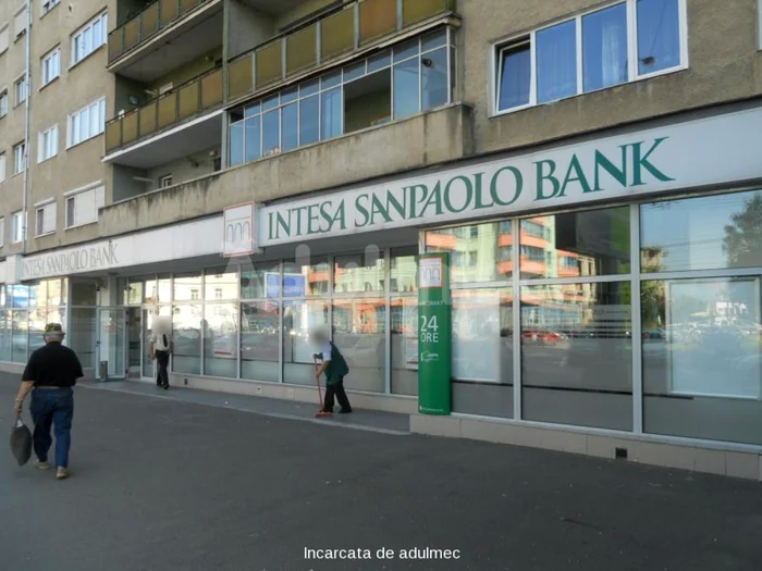 Consiliul-Concurenei-analizeaz-posibilitatea-prelurii-First-Bank-de-ctre-Instensa-Sanpaolo-Bank