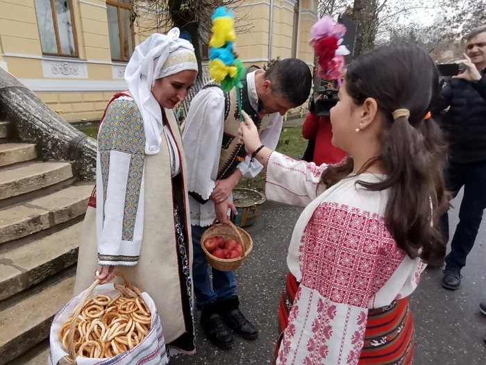 Crciunul-srbtoarea-gusturilor-i-tririlor-de-altdat-n-lumea-satului-Crciunul-era-important-Revelionul-Anul-Nou-mai-puin