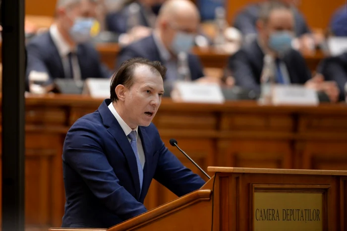 Cu-a-venit-nsoit-de-avocat-la-comisia-juridic-din-Senat-unde-consult-dosarul-trimis-de-DNA