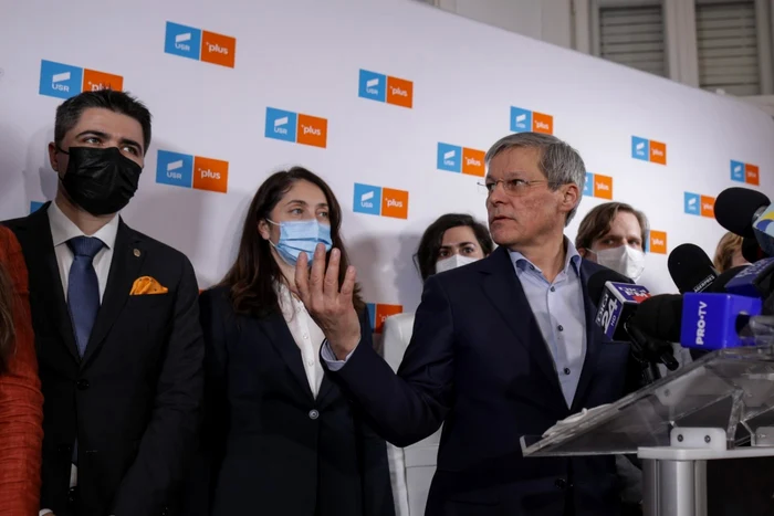 Culmea-politicii-Partidul-lui-Ciolo-vrea-s-treac-pragul-la-alegeri-dar-nu-are-oameni-nici-pentru-seciile-de-votare-Unde-a-dat-anunul-de-recrutare