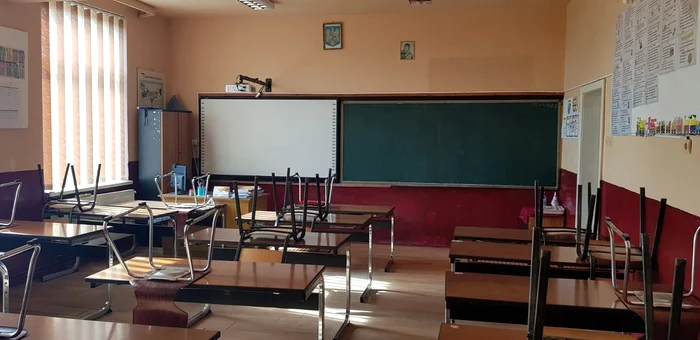 Cuvintele-pentru-care-un-profesor-a-ajuns-n-instan-I-au-pus-capac-doi-elevi-de-clasa-a-opta
