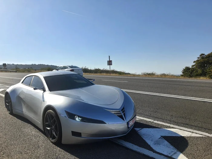Decizie-radical-pentru-Tesla-de-Cluj-Dac-ziceam-c-e-produs-n-Elveia-clienii-ar-fi-srit-s-o-cumpere-cu-450000-de-euro