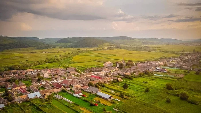 Destinaii-ascunse-din-Romnia-pentru-mini-vacana-de-1-Mai-i-Pate-Unde-gsii-satele-Hoghilag-i-Mlncrav