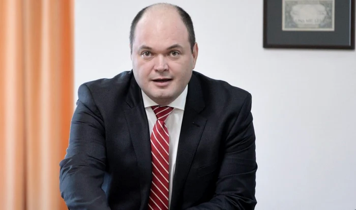 Economist-2-milioane-de-romni-muncesc-la-negru-E-mai-ieftin-fiscal-pentru-angajator