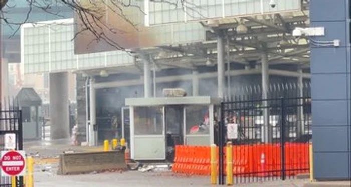 FBI-preia-controlul-intrrilor-n-New-York-dup-explozia-de-pe-podul-Rainbow