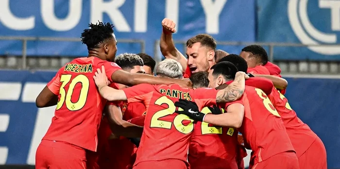 FCSB---Farul-se-joac-disear-cu-titlul-pe-mas-Condiia-simpl-prin-care-ro-albatrii-devin-campioni
