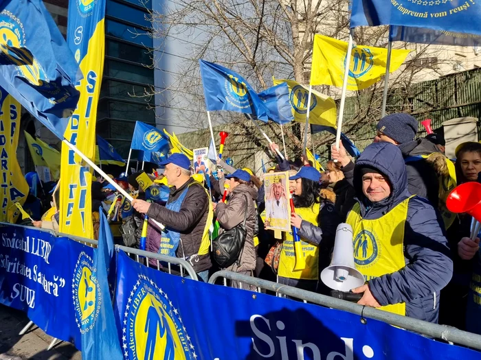 Federaia-Solidaritatea-Sanitar-picheteaz-Ministerul-Sntii-i-va-protesta-i-n-faa-Ministerului-Muncii