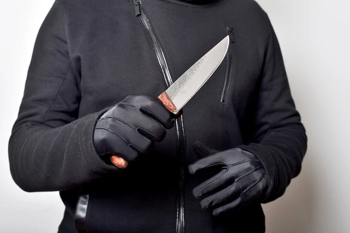 Femeie-atacat-cu-cuitul-n-Centrul-Vechi-al-Capitalei-Agresorul-a-fos-arestat-preventiv