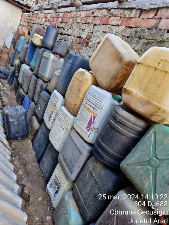 Fermieri-amendai-pentru-moartea-animalelor-slbatice-pe-cmp-Deineau-ilegal-substane-toxice-FOTO-