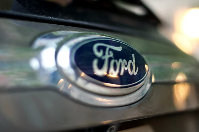 Ford-reduce-producia-camionetei-electrice-F-150-Lightning