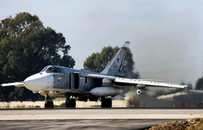 Forele-ucrainene-susin-c-au-dobort-un-avion-rusesc-Su-24M-Fencer-lng-Insula-erpilor