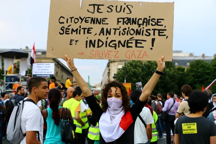 Frana-n-Paris-2000-de-manifestani-au-cerut-ncetarea-imediat-a-focului-n-Gaza