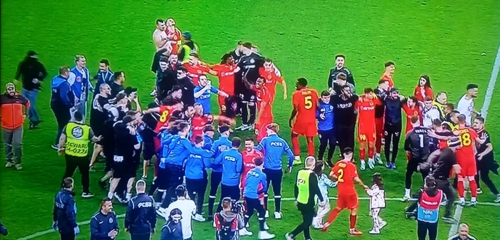 Gic-Hagi-i-pred-titlul-finului-Becali-FCSB-e-campioana-Romniei-dup-o-prestaie-jalnic-a-Farului