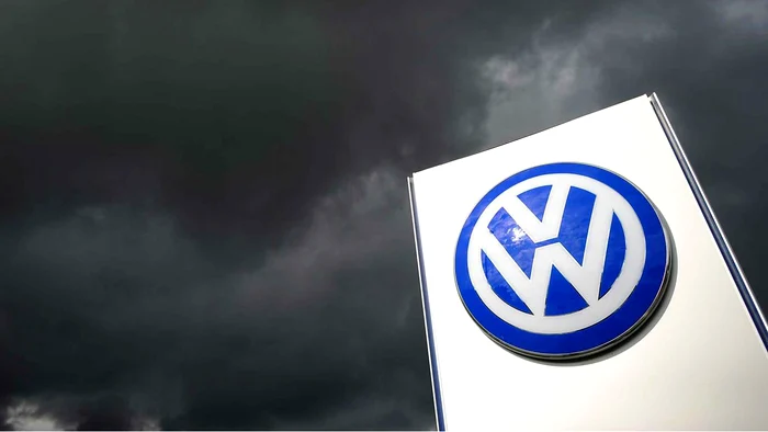 Grupul-Volkswagen-reduce-numrul-de-angajai-trecndu-i-pe-cei-n-vrsta-la-un-program-redus