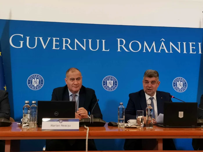 Guvernul-Romniei-s-a-reunit-n-premier-la-Timioara-Premierul-Ciolacu-Poate-mi-fac-viz-de-flotant-n-ora-FOTO