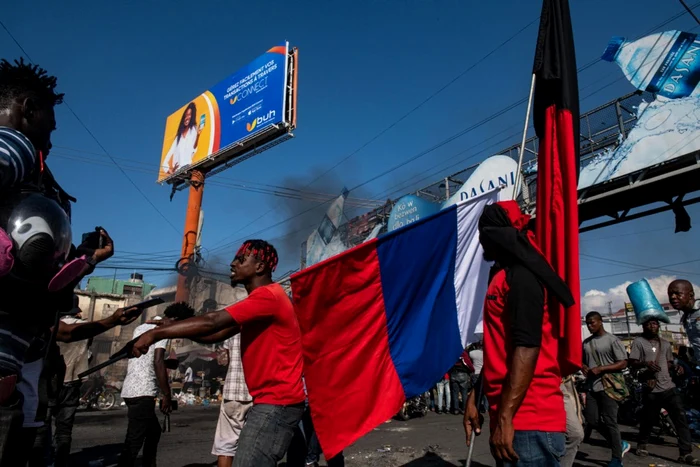 Haiti-sufocat-de-bande-e-ameninat-de-foamete-Haitienii-ncearc-s-fug-din-capital