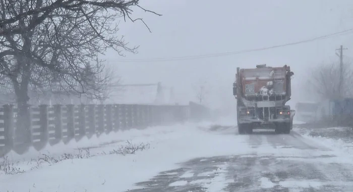 INFOTRAFIC-Cum-se-circul-smbt-pe-autostrzi-i-drumuri-naionale-Unde-sunt-restricii