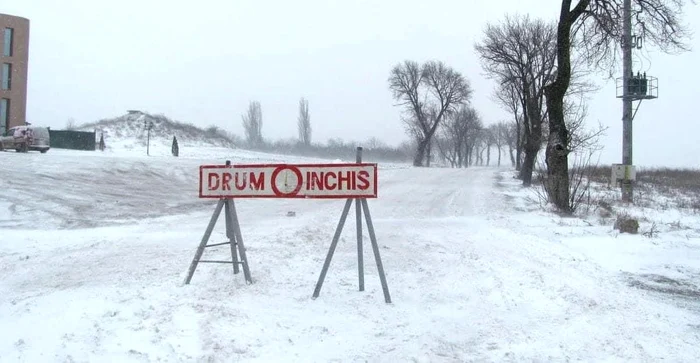 Iarna-blocheaz-traficul-rutier-i-feroviar-i-suspend-cursurile-n-colile-din-mai-multe-judee-Lista-drumurilor-nchise