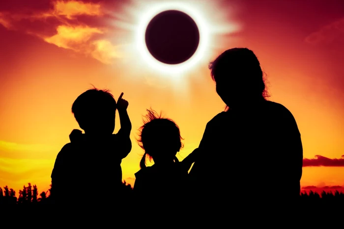 Imagini-n-direct-cu-eclipsa-total-de-Soare-din-America-de-Nord-Milioane-de-oameni-urmresc-fenomenul-astronomic-spectaculos
