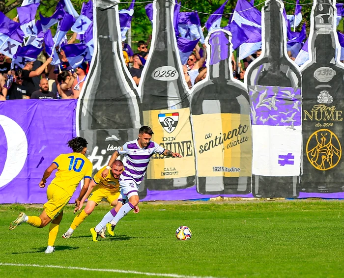 In-Vino-Veritas-O-tiu-i-suporterii-echipei-Poli-Timioara-dup-ultimul-egal-de-acas-FOTO