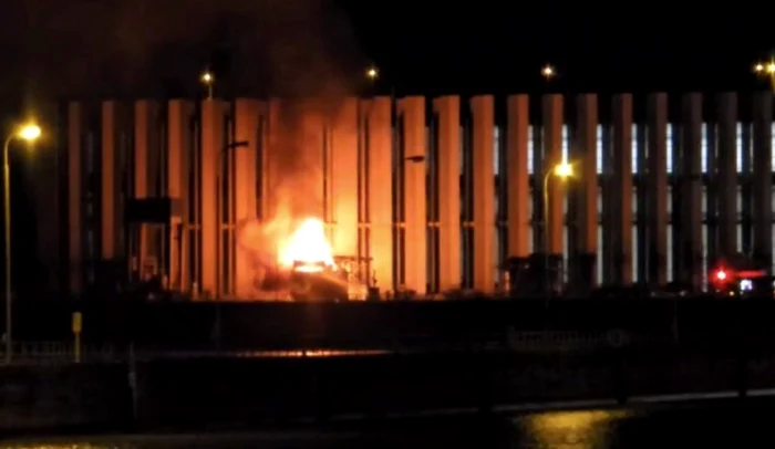 Incendiu-puternic-la-Hidrocentrala-Porile-de-Fier-1-n-Mehedini