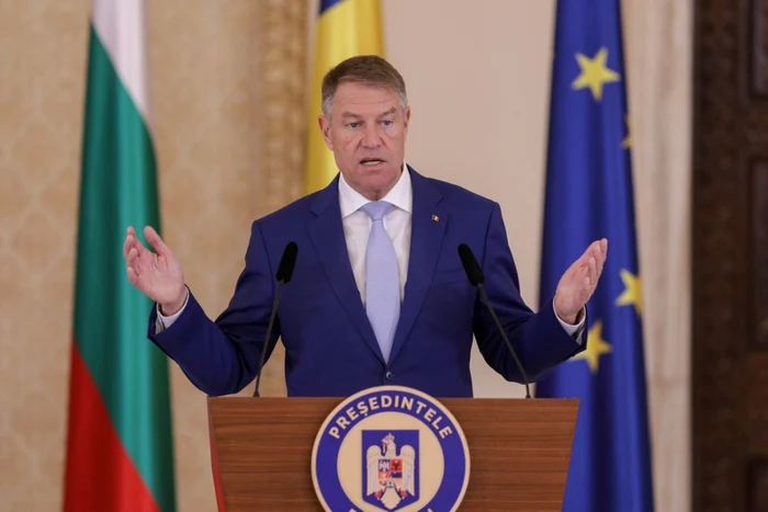 Iohannis-Este-vital-s-ne-exercitm-dreptul-de-vot-la-toate-rundele-de-alegeri-care-vor-urma-mpreun-putem-depi-orice-obstacol