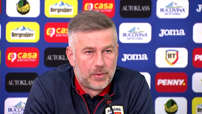 Iordnescu-avertisment-pentru-Ianis-Hagi-fotbalistul-care-a-luminat-jocul-Romniei-Nu-poate-s-continue-aa