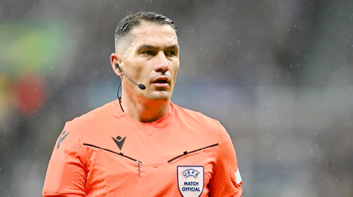 Istvan-Kovacs-i-a-enervat-pe-italieni-Inter-Milano--Atletico-a-avut-o-faz-controversat-pentru-arbitrul-romn