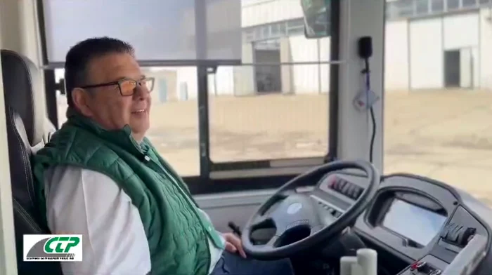 Italianul-Raffaele-ofer-de-autobuz-n-Romnia-oferii-sunt-respectai-aici-fa-de-Italia-