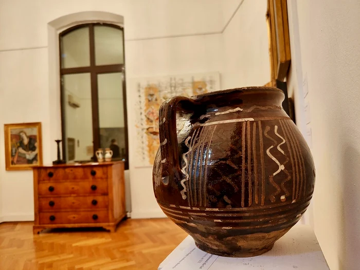 La-Roman-acolo-unde-se-ntlnesc-bucuretenii-i-arta-romneasc-De-10-ani-o-cas-monument--este-Galeria-Roman-