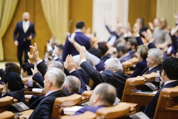 La-un-pas-de-adoptare-Legea-bugetului-i-cea-a-asigurrilor-sociale-primesc-und-verde-de-la-comisii
