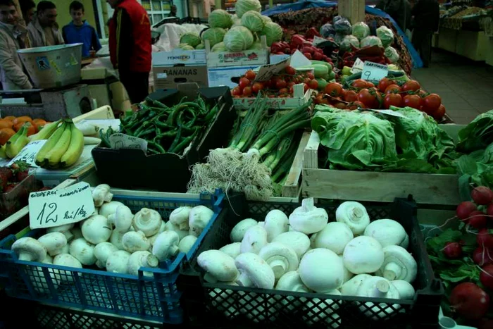 Legumicultorii-lovii-prin-ricoeu-Cnd-vine-ANAF-ul-se-arunc-marf-n-draci