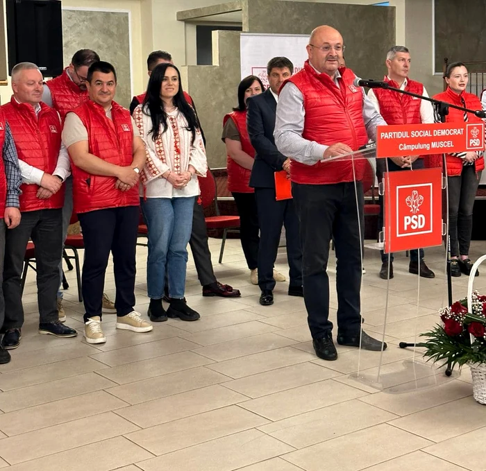 Liderul-PSD-Arge-ctre-colegi-E-bine-c-mai-putei-rde-ntr-o-ar-care-se-prbuete