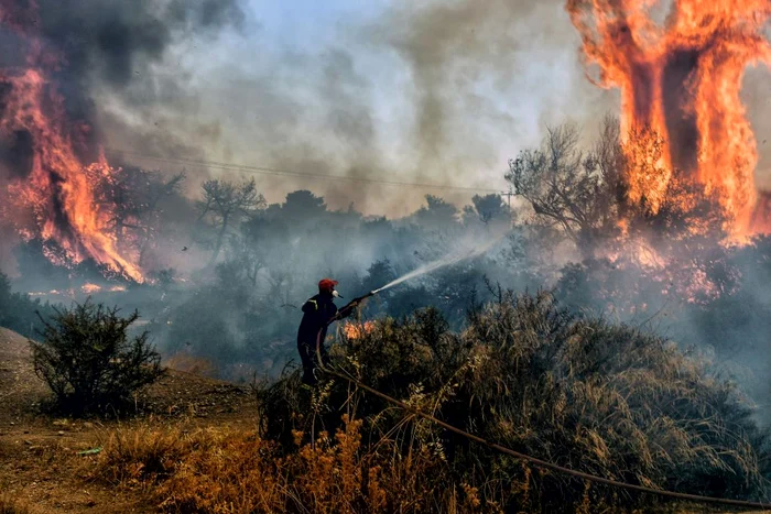 MAE-a-emis-o-atenionare-de-cltorie-n-Grecia-Risc-foarte-mare-de-incendii-forestiere