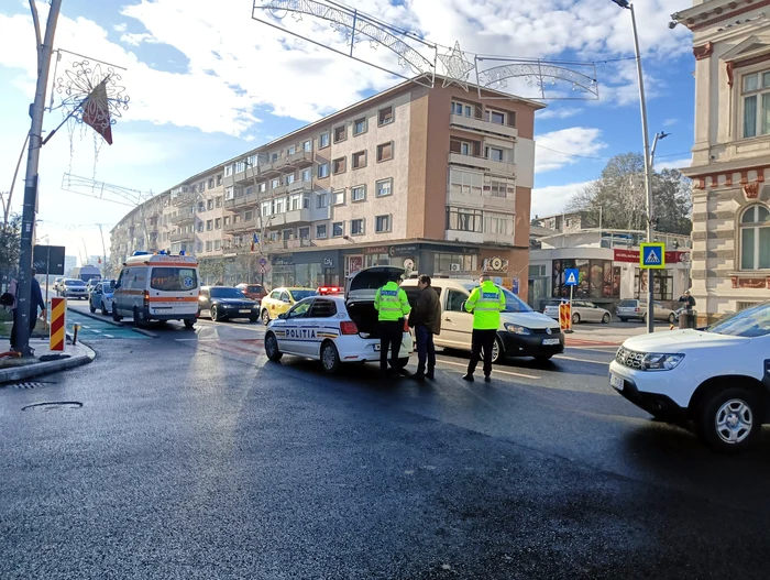 Main-fr-ITP-i-RCA-implicat-ntr-un-accident-la-Suceava-n-autovehicul-erau-doi-brbai-bui-i-nu-se-tie-cine-a-fost-la-volan