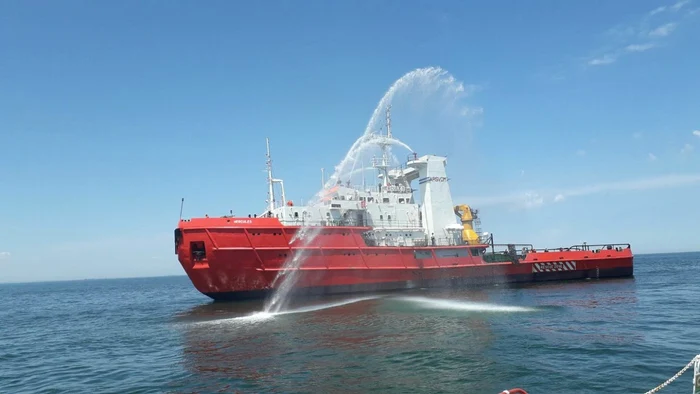 Marinar-mort-la-bordul-unei-nave-din-rada-Sulina-Furtuna-de-pe-mare-i-a-ntrziat-pe-salvatori