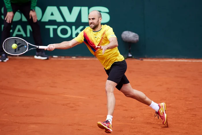 Marius-Copil-pierde-primul-meci-al-Romniei-mpotriva-Greciei-din-Cupa-Davis-Stefanos-Tsitsipas-s-a-impus-n-dou-seturi