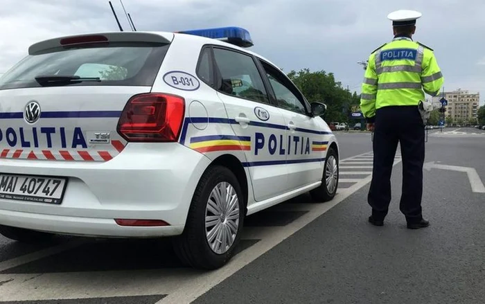 Microbuz-cu-elevi-condus-de-un-ofer-teribilist-Consumase-substane-interzise-i-a-lovit-maina-Poliiei